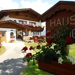 לינה וארוחת בוקר Haus Schweigl